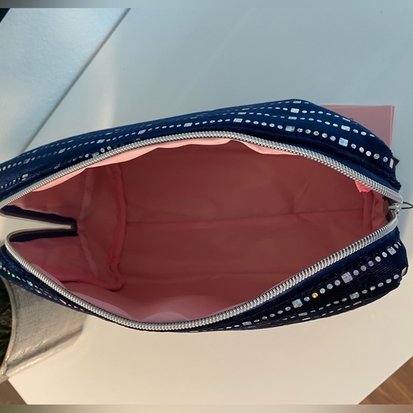 Juicy Couture Velour Bling Cosmetic Bag. NWT - Picture 8 of 10